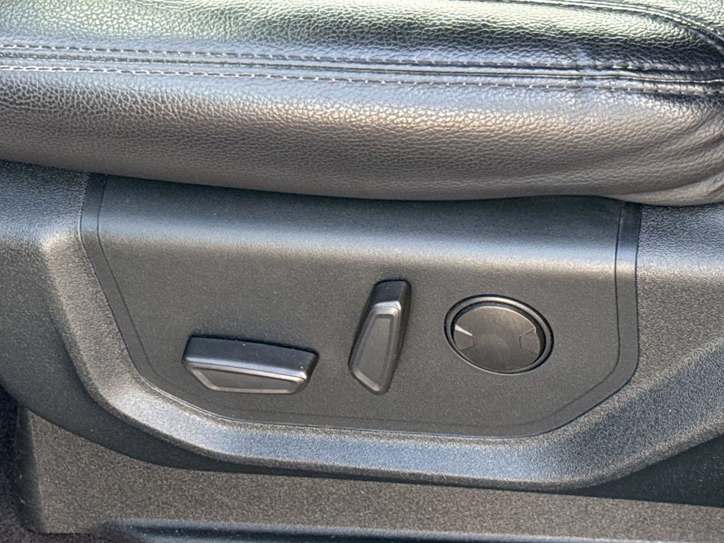 2020 Magnetic Metallic Ford Expedition XLT RWD SUV