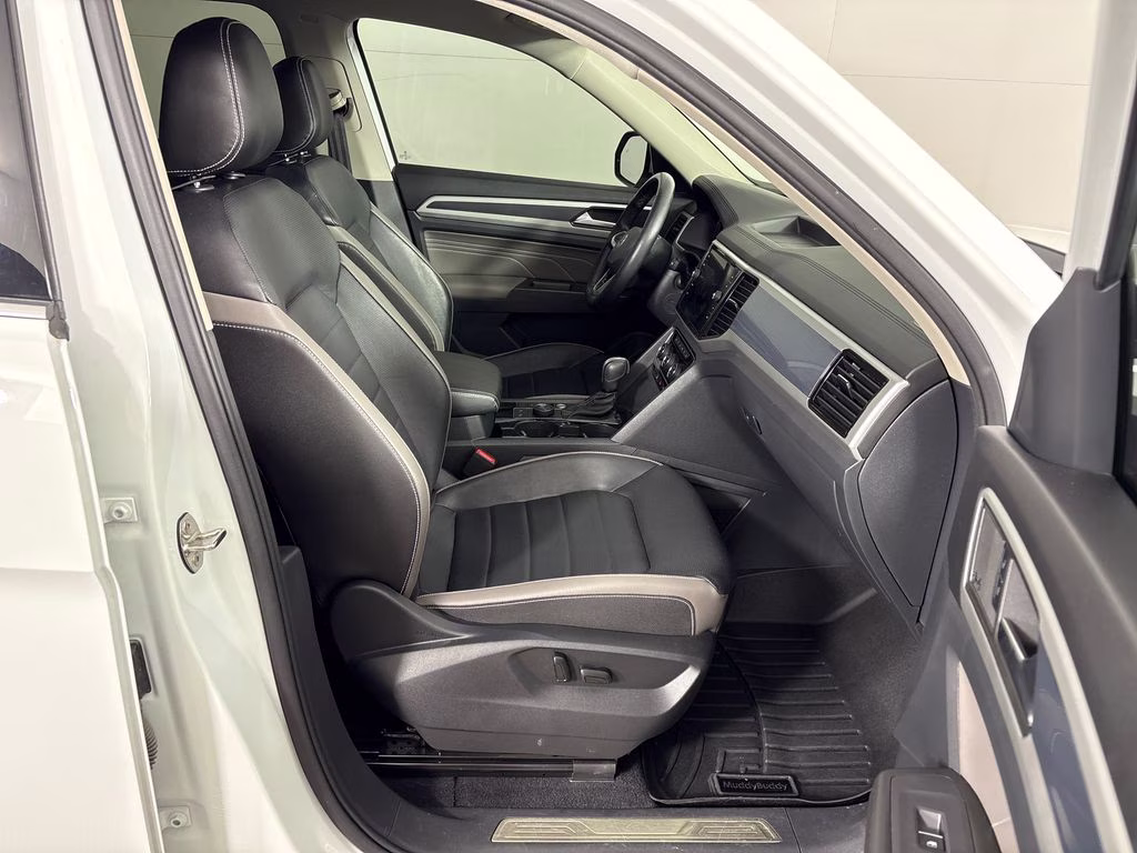 2022 Pure White Volkswagen Atlas 3.6L V6 SEL Premium R-Line AWD SUV