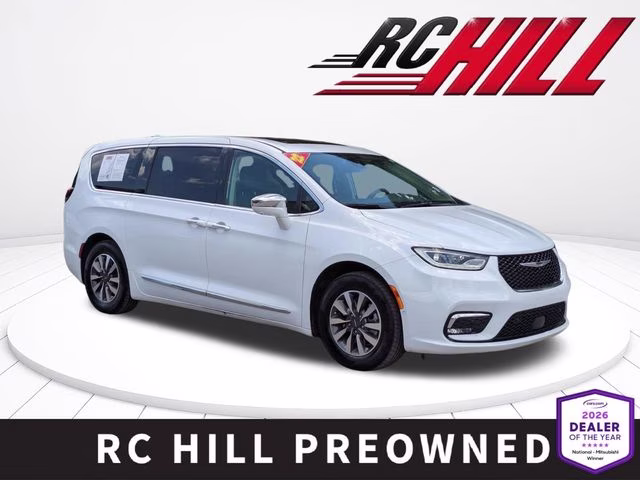 2022 Chrysler Pacifica Hybrid Limited Hybrid's photo