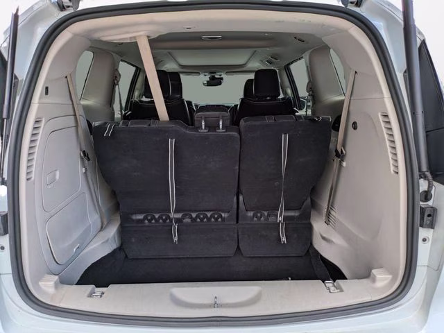 2022 Bright White Clearcoat Chrysler Pacifica Hybrid Limited FWD Van