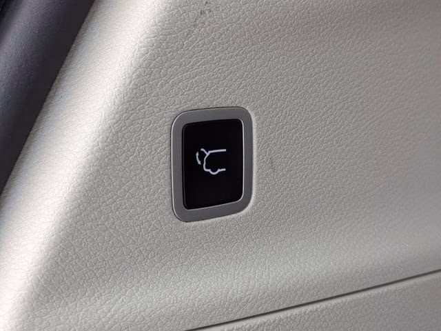 2022 Bright White Clearcoat Chrysler Pacifica Hybrid Limited FWD Van