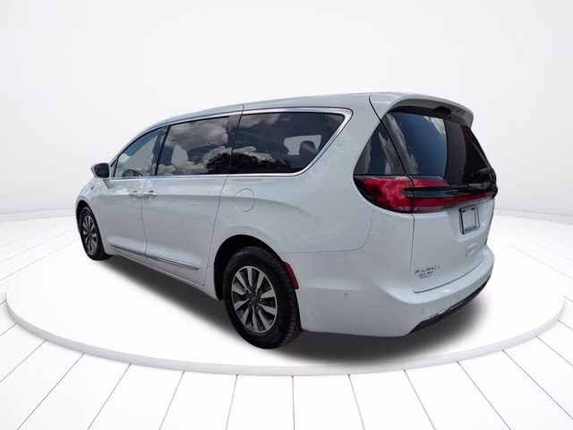 2022 Bright White Clearcoat Chrysler Pacifica Hybrid Limited FWD Van