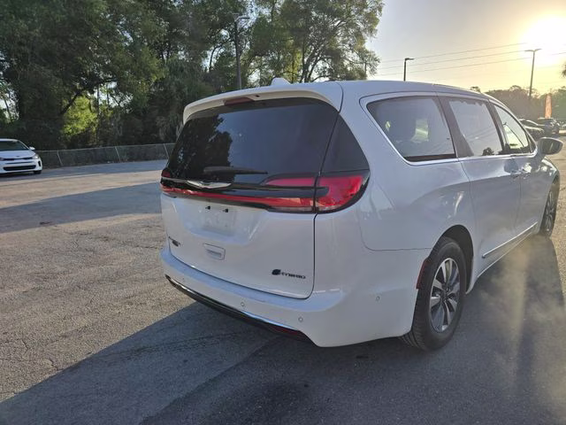 2022 Chrysler Pacifica Hybrid Limited - Photo 8