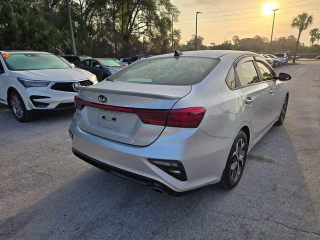 2019 Silky Silver Kia Forte LXS FWD Sedan