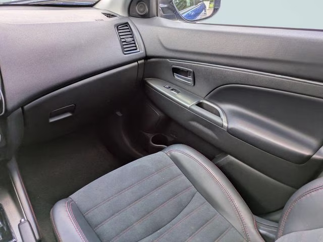 2024 Mitsubishi Outlander Sport SE - Photo 18
