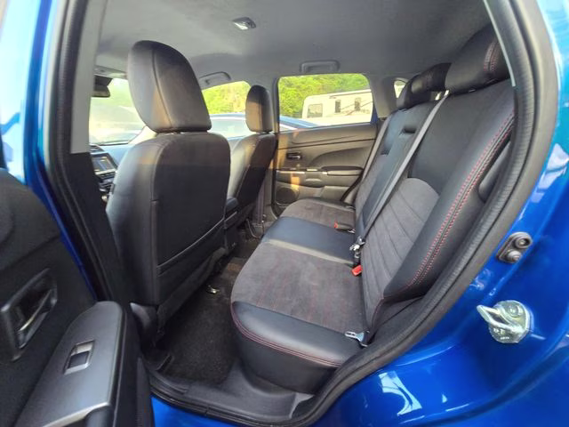 2024 Octane Blue Metallic Mitsubishi Outlander Sport 2.0 SE 4X4 SUV