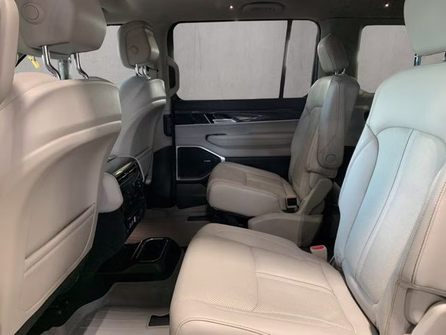 2022 Velvet Red Pearlcoat Jeep Wagoneer Series III 4X4 SUV