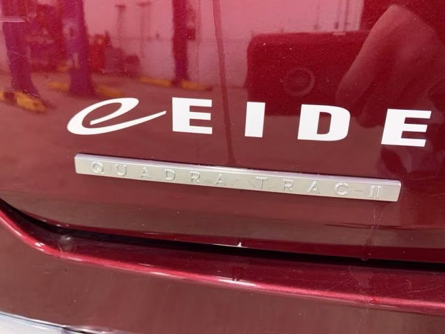 2022 Velvet Red Pearlcoat Jeep Wagoneer Series III 4X4 SUV