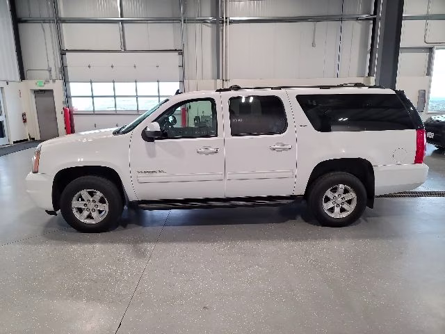 2014 Summit White GMC Yukon XL SLT 1500 4X4 SUV