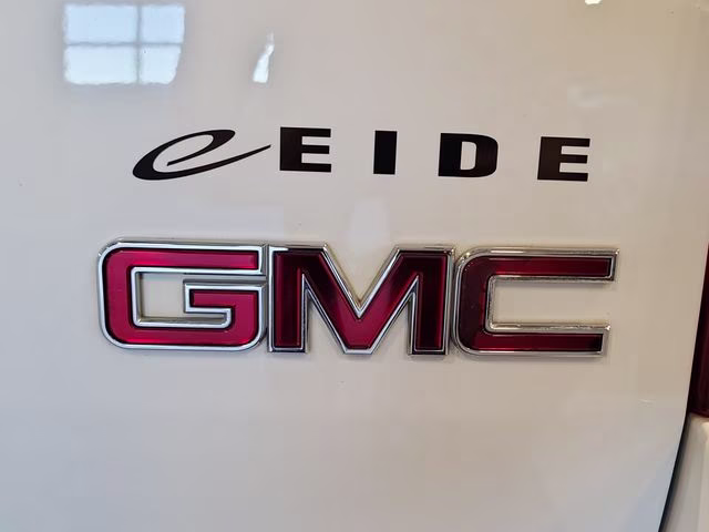 2014 Summit White GMC Yukon XL SLT 1500 4X4 SUV