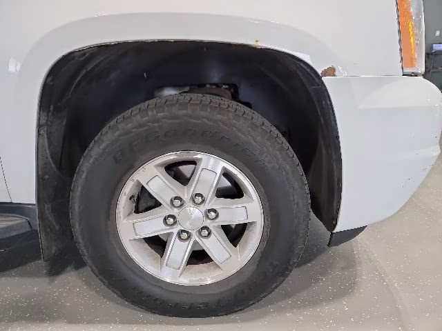 2014 Summit White GMC Yukon XL SLT 1500 4X4 SUV