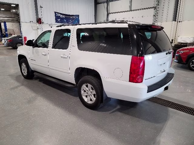 2014 Summit White GMC Yukon XL SLT 1500 4X4 SUV