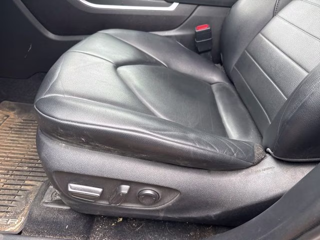 2020 Magnetic Gray Metallic Toyota Highlander XLE AWD SUV