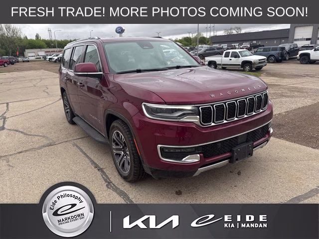 2022 Jeep Wagoneer Series III 4WD's photo