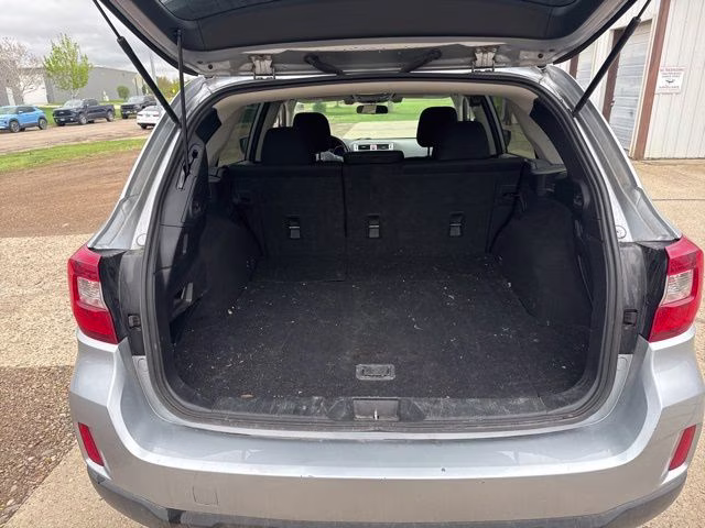 2016 Ice Silver Metallic Subaru Outback 2.5i Premium AWD SUV