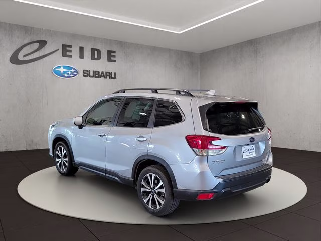 2023 Ice Silver Metallic Subaru Forester Limited AWD SUV
