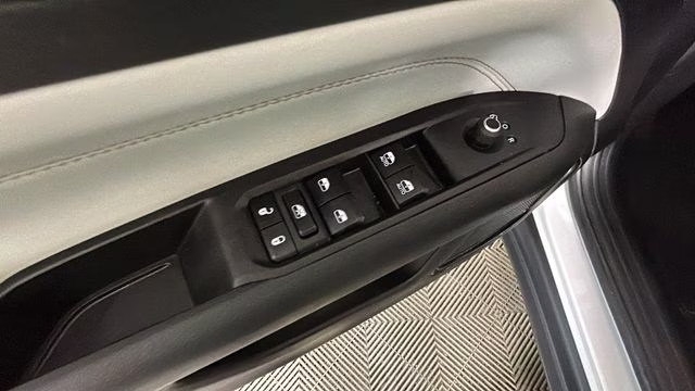 2023 Bright White Clearcoat Jeep Compass Limited 4X4 SUV