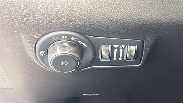 2023 Bright White Clearcoat Jeep Compass Limited 4X4 SUV