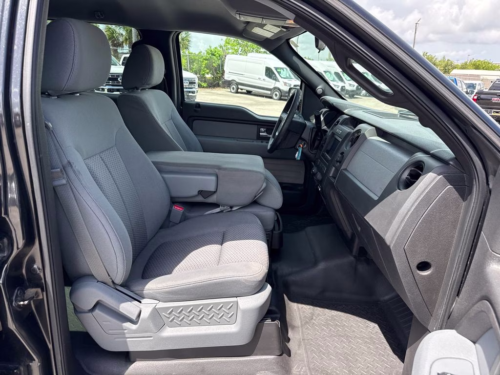 2013 Tuxedo Black Metallic Ford F-150 XL RWD Truck