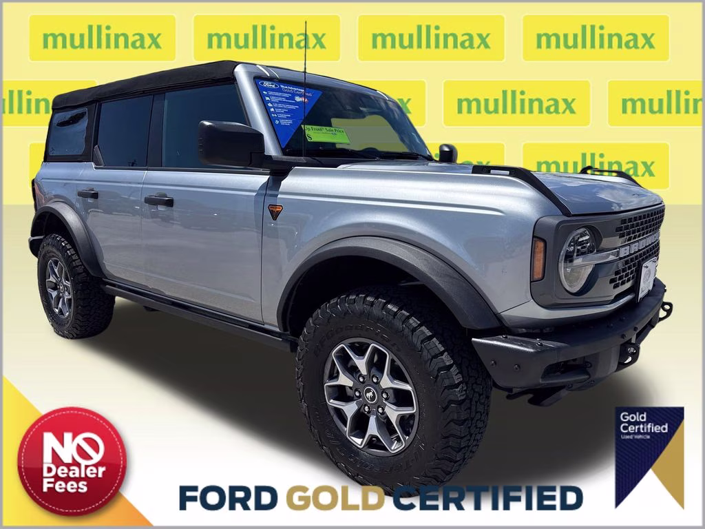 2024 Iconic Silver Metallic Ford Bronco Badlands 4X4 SUV