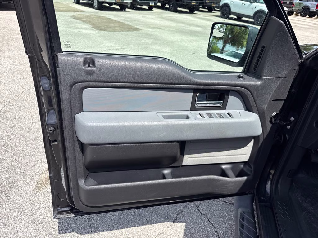 2013 Tuxedo Black Metallic Ford F-150 XL RWD Truck