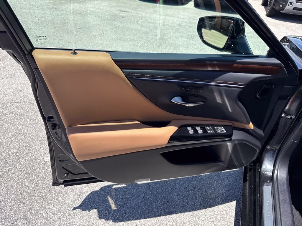 2025 Caviar Lexus ES 300h FWD Sedan