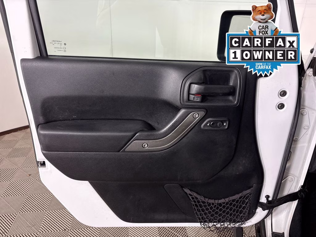 2017 Bright White Clearcoat Jeep Wrangler Unlimited Sport 4X4 SUV