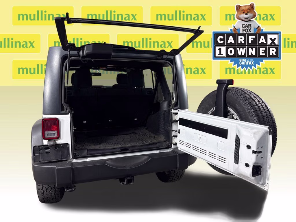 2017 Bright White Clearcoat Jeep Wrangler Unlimited Sport 4X4 SUV