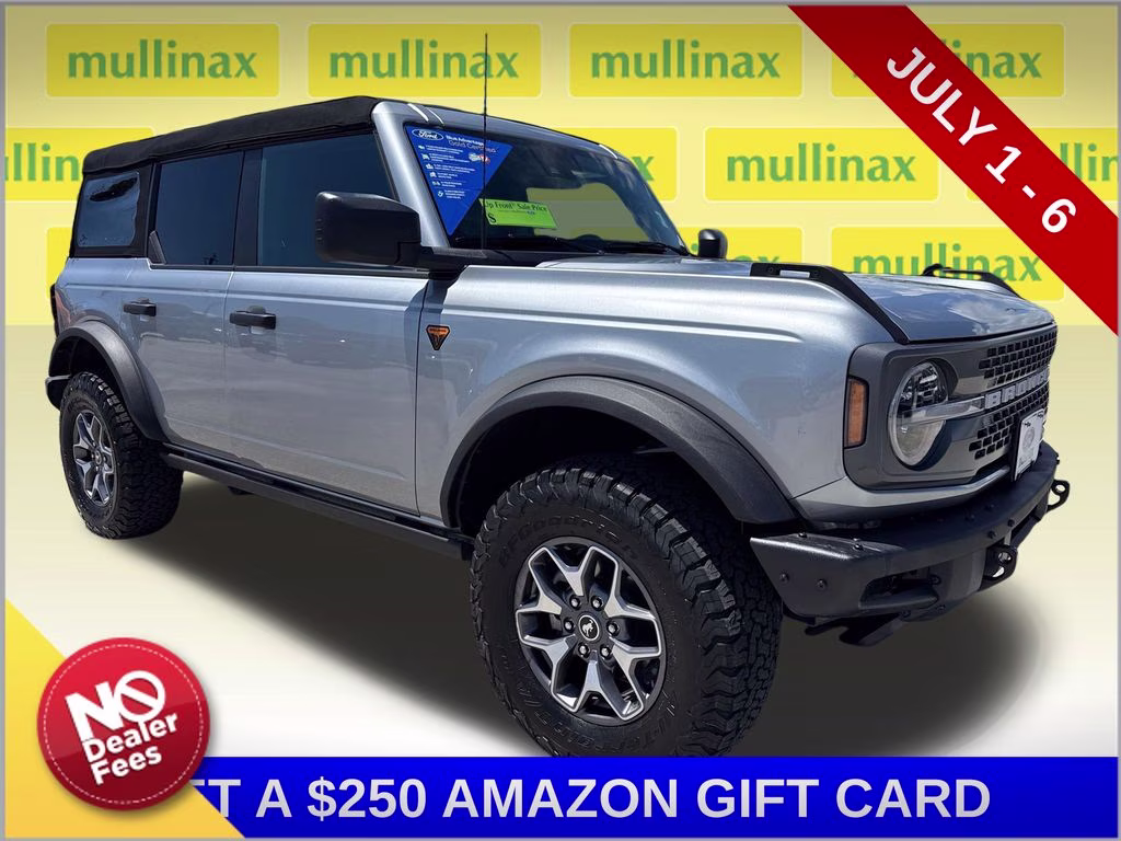 2024 Iconic Silver Metallic Ford Bronco Badlands 4X4 SUV