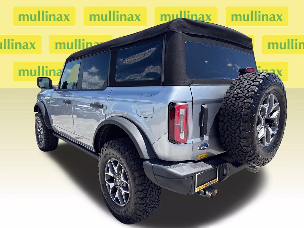 2024 Iconic Silver Metallic Ford Bronco Badlands 4X4 SUV
