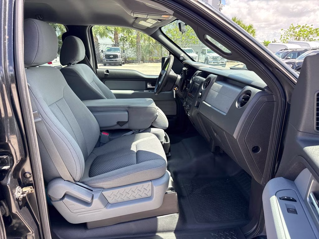 2013 Tuxedo Black Metallic Ford F-150 XL RWD Truck