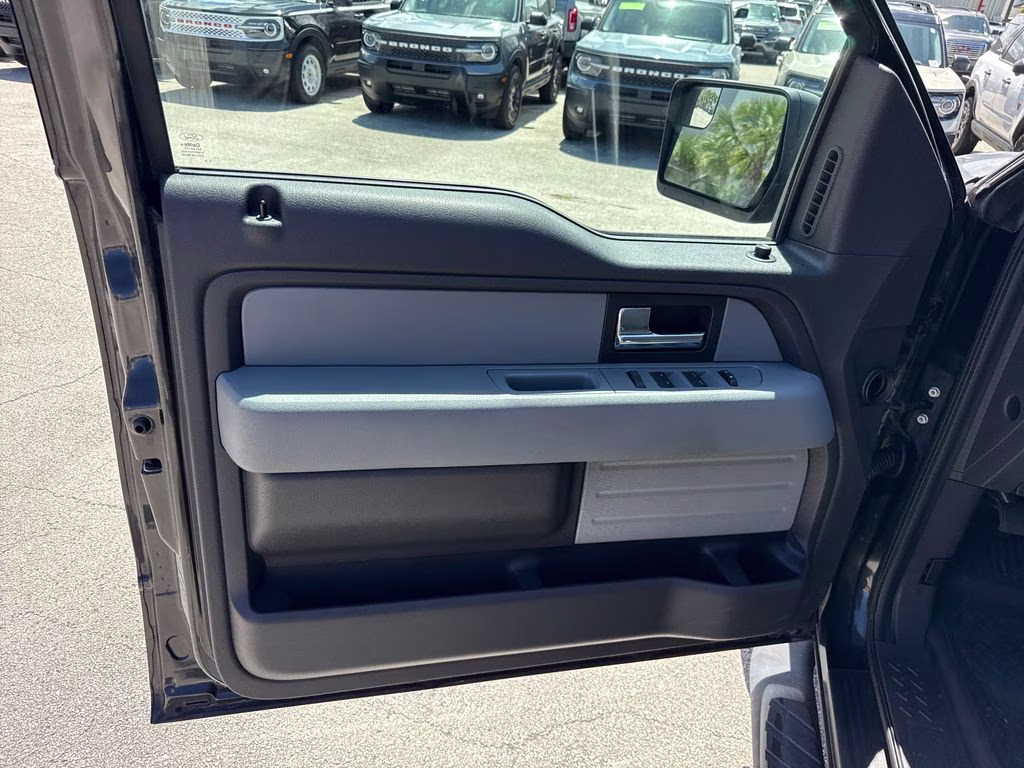 2013 Tuxedo Black Metallic Ford F-150 XL RWD Truck