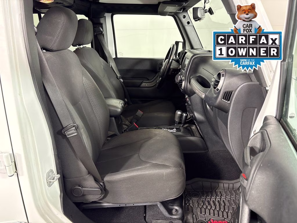 2017 Bright White Clearcoat Jeep Wrangler Unlimited Sport 4X4 SUV