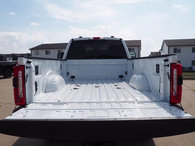 2026 Oxford White Ford Super Duty F-250 SRW XLT 4X4 Truck