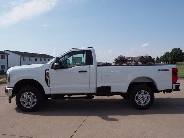 2026 Oxford White Ford Super Duty F-250 SRW XLT 4X4 Truck