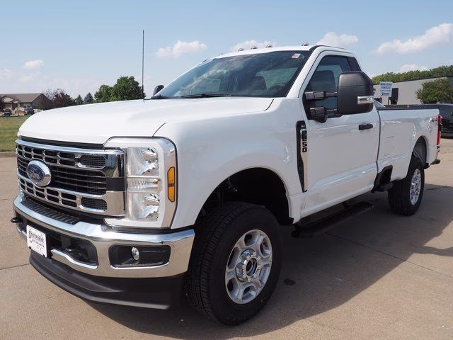 2026 Oxford White Ford Super Duty F-250 SRW XLT 4X4 Truck