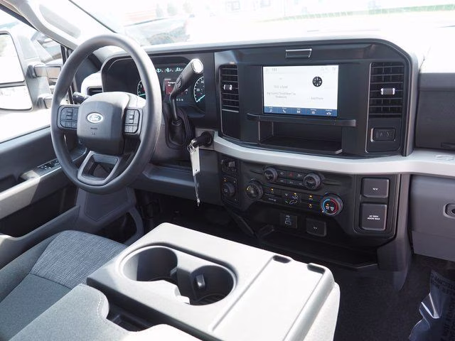 2026 Oxford White Ford Super Duty F-250 SRW XLT 4X4 Truck