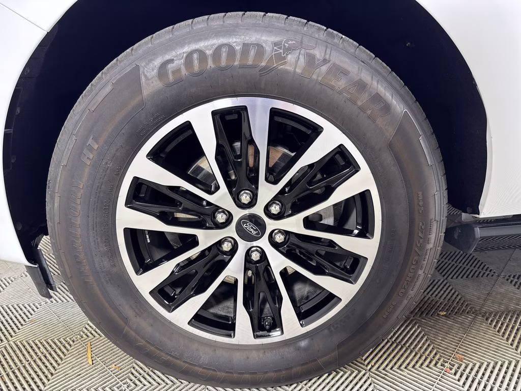 2025 Oxford White Ford Expedition Max Platinum 4X4 SUV