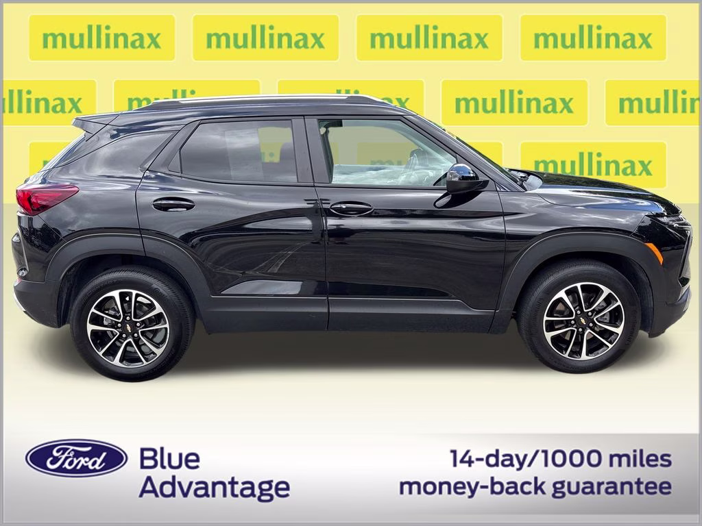 2025 Mosaic Black Metallic Chevrolet Trailblazer LT FWD SUV