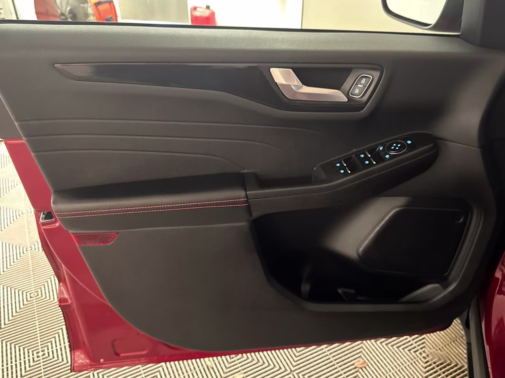 2025 Rapid Red Metallic Tinted Clearcoat Ford Escape ST-Line FWD SUV