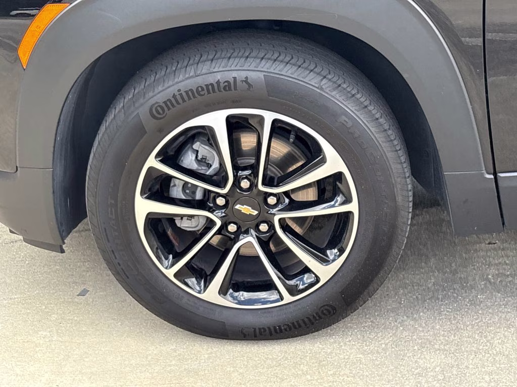 2025 Mosaic Black Metallic Chevrolet Trailblazer LT FWD SUV