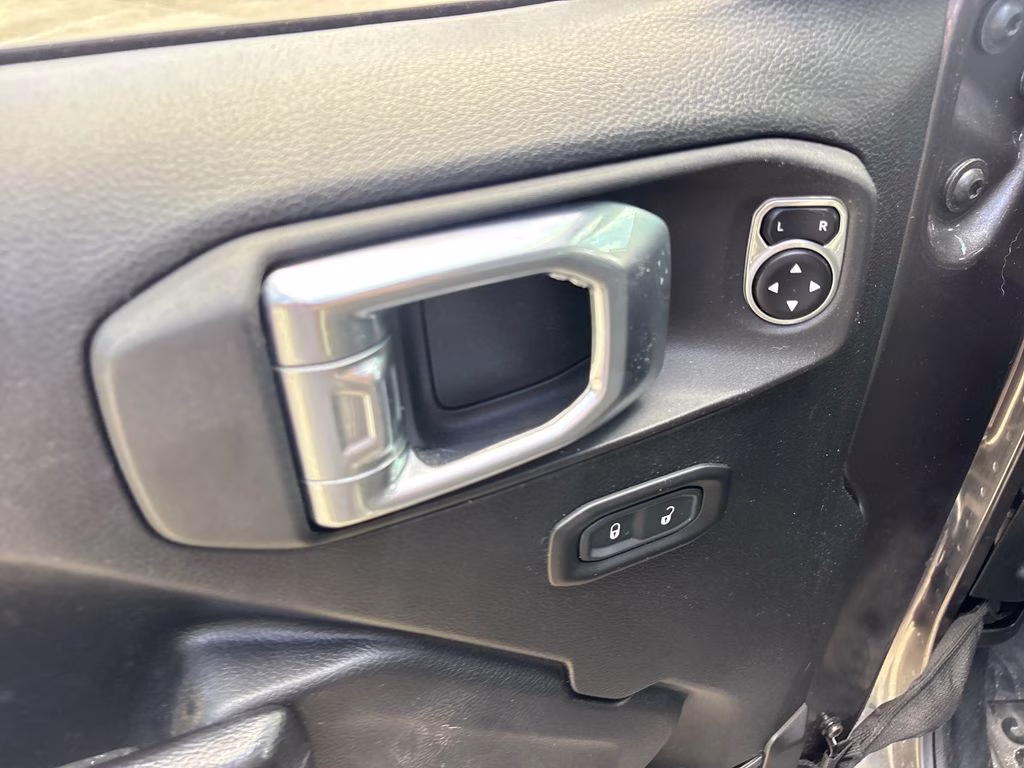 2020 Granite Crystal Metallic Clearcoat Jeep Wrangler Unlimited Willys 4X4 SUV