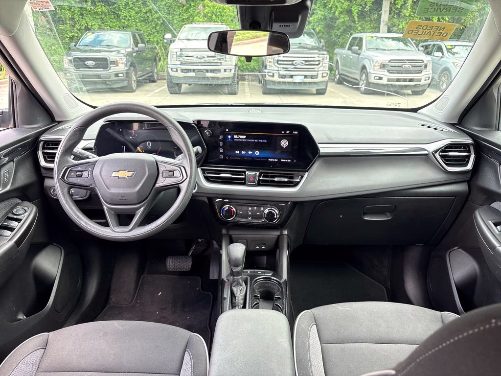 2025 Mosaic Black Metallic Chevrolet Trailblazer LT FWD SUV