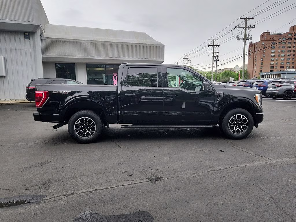 2021 Black Metallic Ford F-150 XLT 4X4 Truck