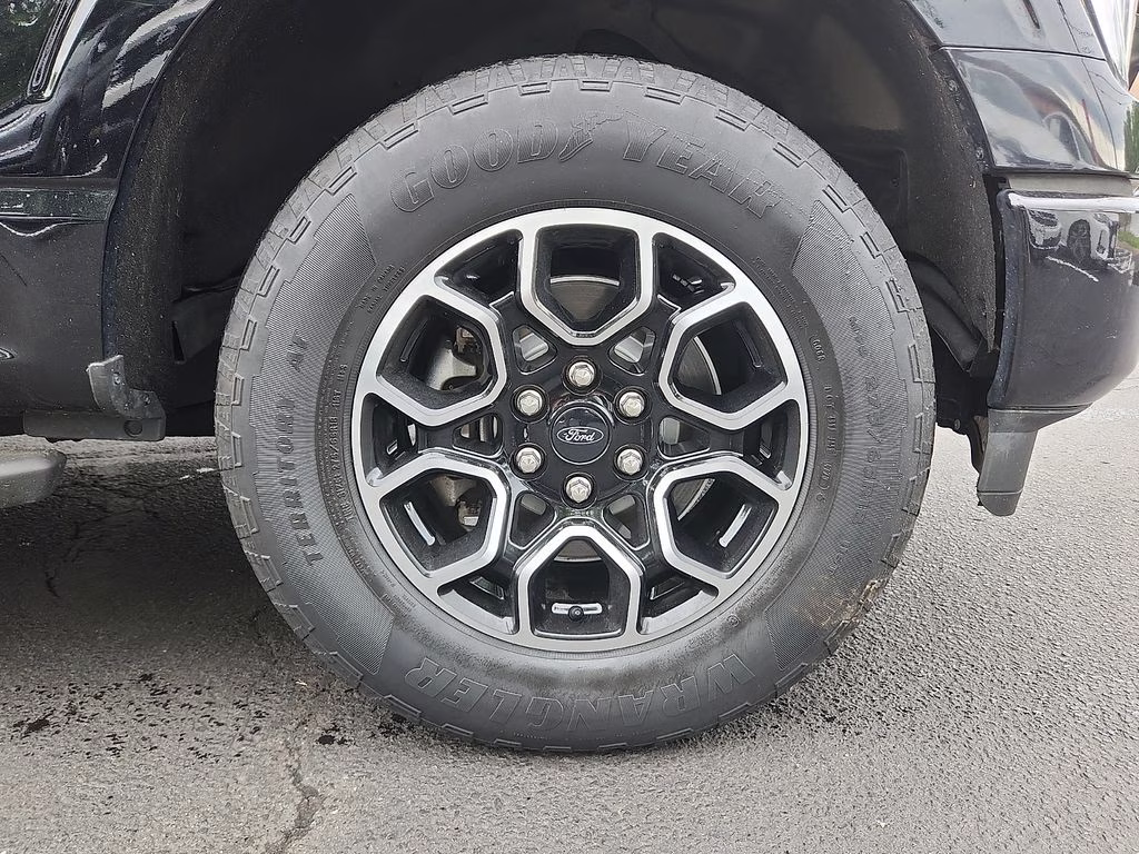 2021 Black Metallic Ford F-150 XLT 4X4 Truck