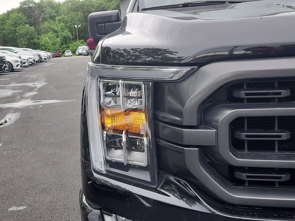 2021 Black Metallic Ford F-150 XLT 4X4 Truck