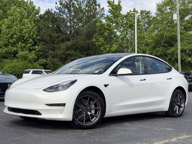 2022 Tesla Model 3 Standard Range Plus's photo