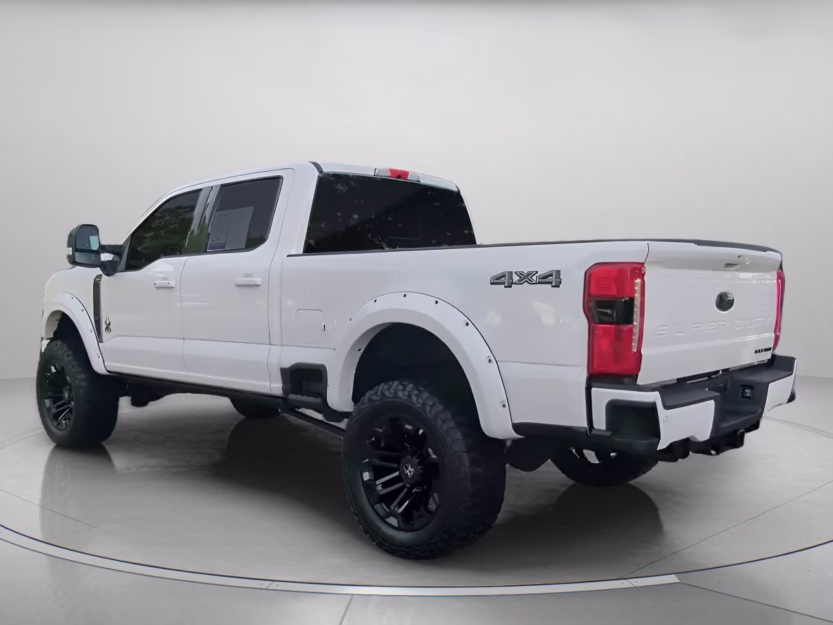 2024 Star White Metallic Tri-Coat Ford Super Duty F-250 SRW LARIAT Crew Cab Pickup 4X4 Truck
