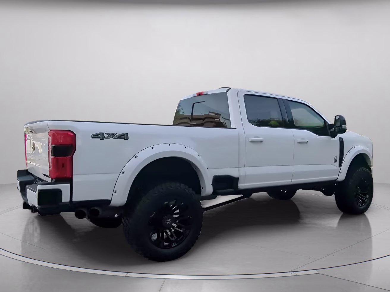 2024 Star White Metallic Tri-Coat Ford Super Duty F-250 SRW LARIAT Crew Cab Pickup 4X4 Truck