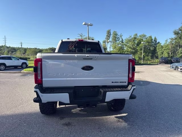 2024 Star White Metallic Tri-Coat Ford Super Duty F-250 SRW LARIAT Crew Cab Pickup 4X4 Truck